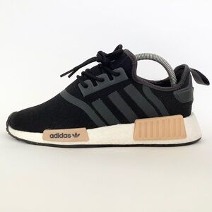 Womens 8/Mens 7 *TEAR* (pic) USED Adidas NMD R1 Core Black Carbon White GZ7997